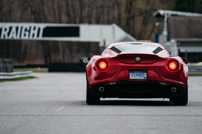 Illustration for article titled What It's Like To Drive An Alfa 4C On A Racetrack